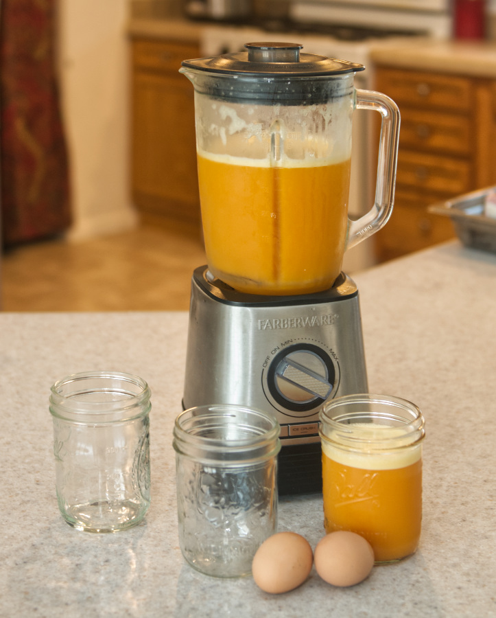 Egg slurry with supplements in the blender